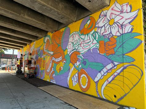 javier bridge pasig|Oxnard mural at Third Street bridge pays tribute to Cola Boyy .